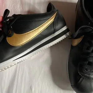 Nike Shoes Nike Classic Cortez Sz 9 Blackgold Poshmark